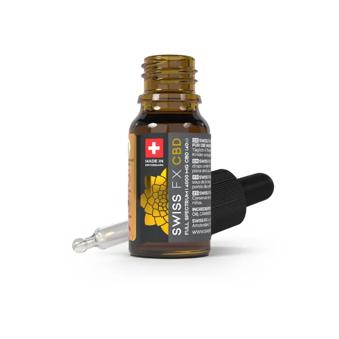 Swiss FX Vollspektrum CBD Öl 40% mit 4.000 mg CBD, offene 10-ml-Braunglasflasche mit Etikett und abgelegter Pipette